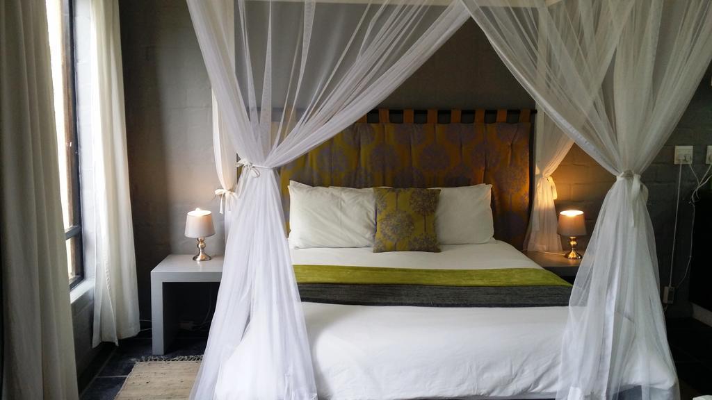Hornbill House Self Catering Accommodation Hermanus Szoba fotó