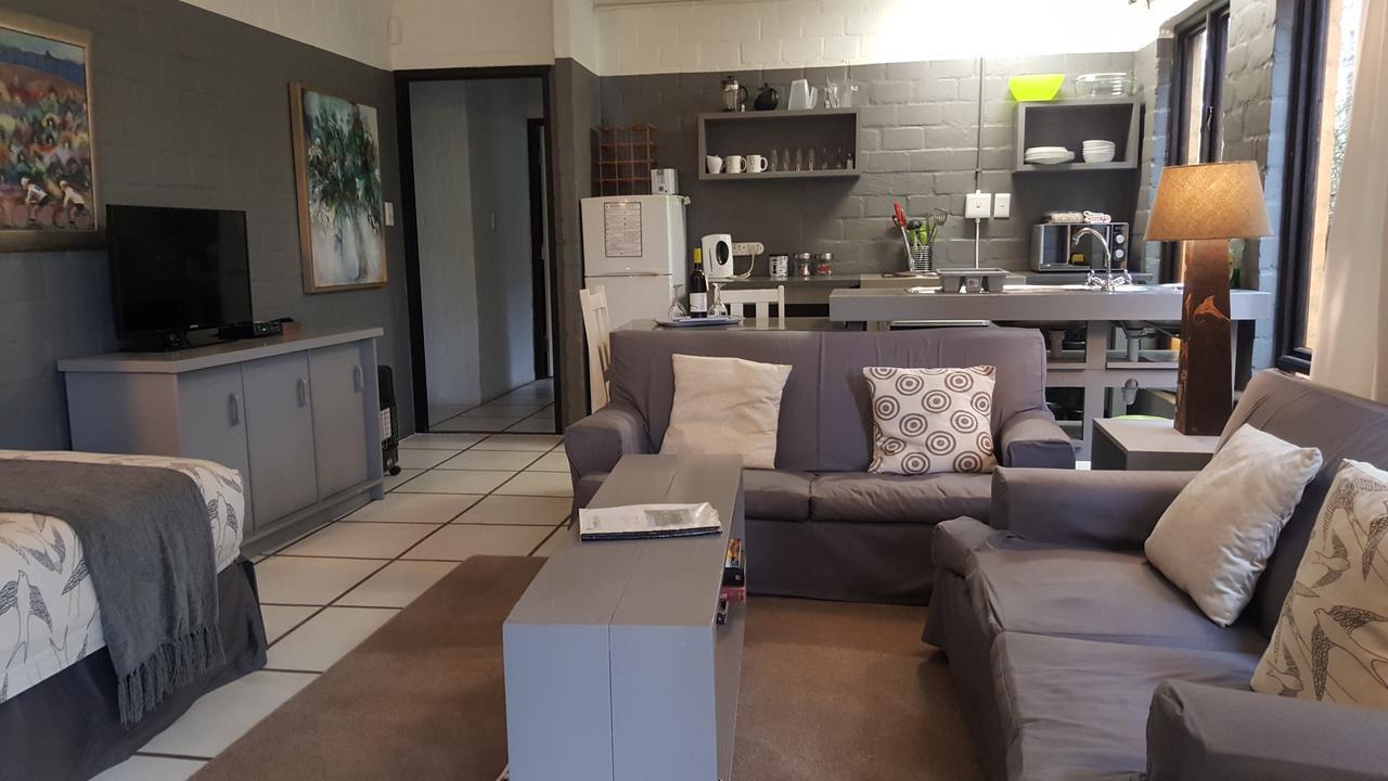 Hornbill House Self Catering Accommodation Hermanus Kültér fotó