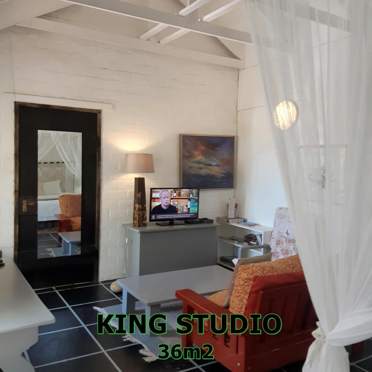 Hornbill House Self Catering Accommodation Hermanus Kültér fotó